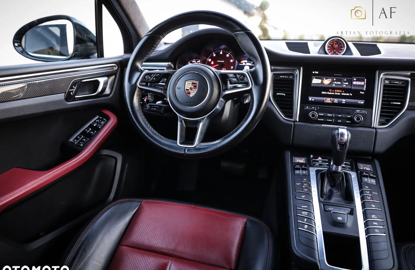 Porsche Macan cena 159900 przebieg: 189000, rok produkcji 2016 z Radom małe 781